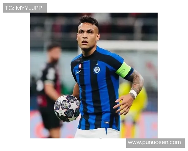 近距离聚焦足球球星精彩瞬间，捕捉他们赛场内外的动人表情与独特魅力